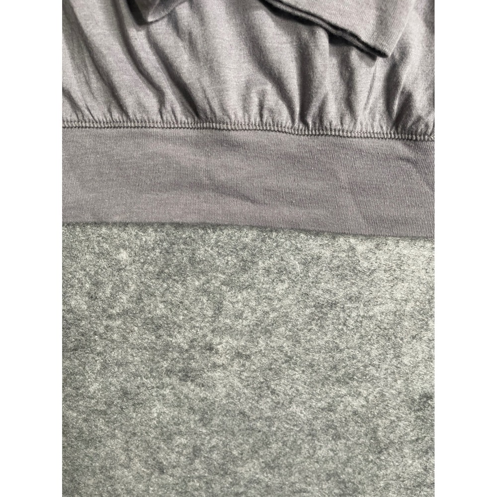 American Eagle AENY 1977 Graphic Top Grey Long Sleeve Scoop Neck Medium - Picture 8 of 10